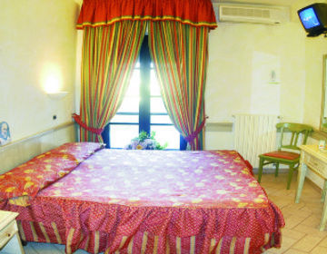 V7 Hotell San Giovanni Rotondo Exteriör bild